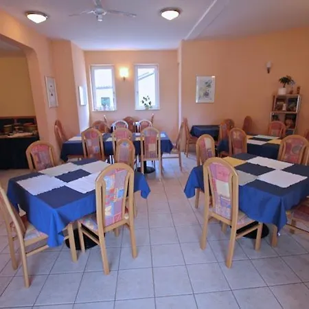 מלון Mala Porec Kukci